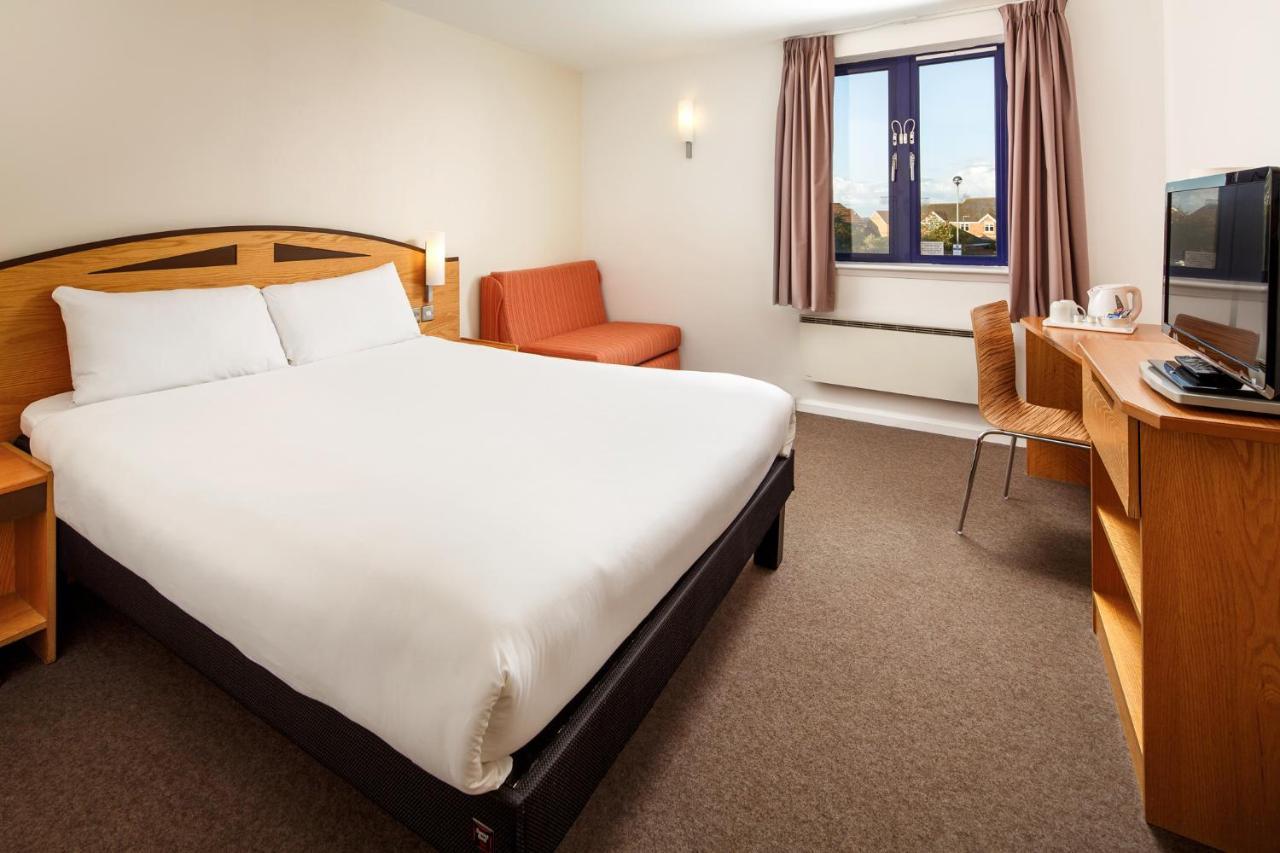 Ibis Wellingborough Hotel Exterior photo