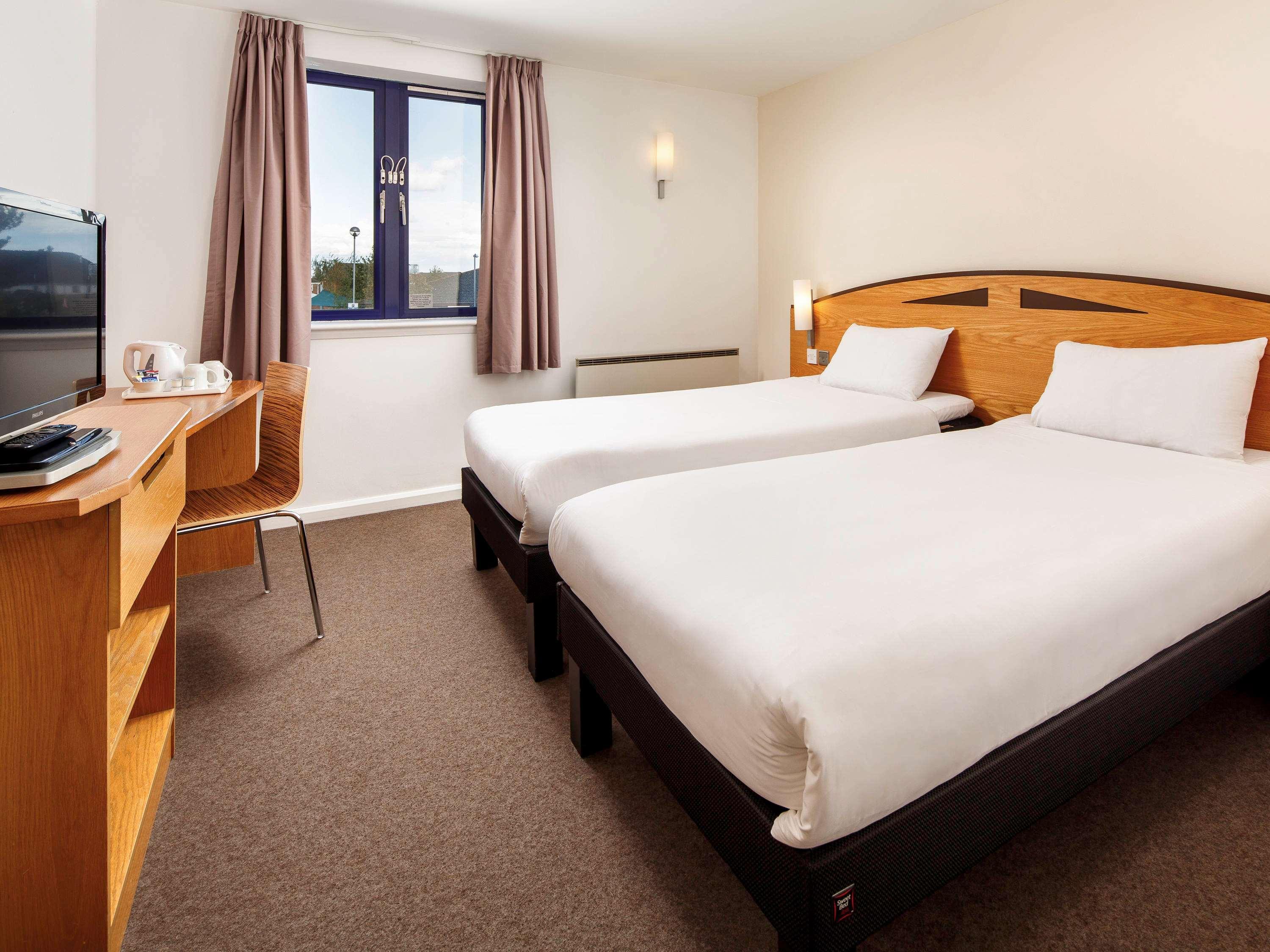 Ibis Wellingborough Hotel Exterior photo