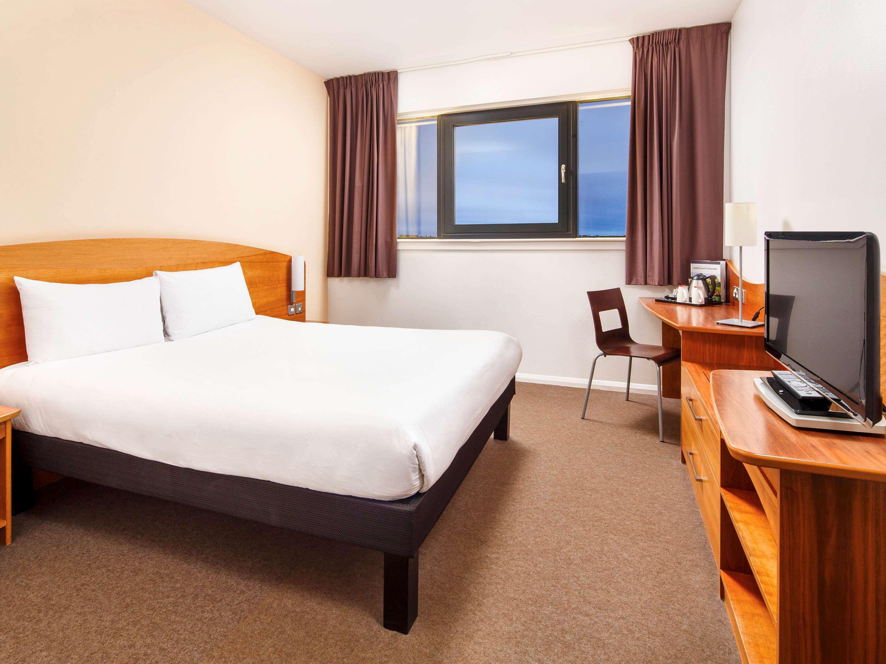 Ibis Wellingborough Hotel Exterior photo
