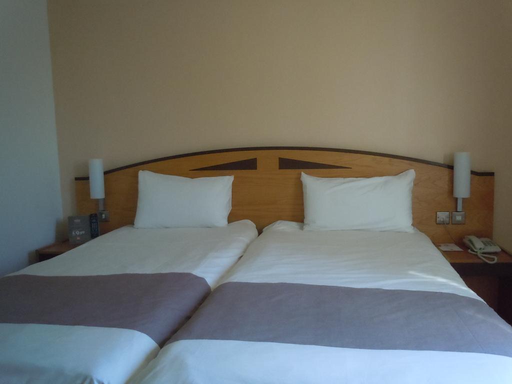 Ibis Wellingborough Hotel Exterior photo