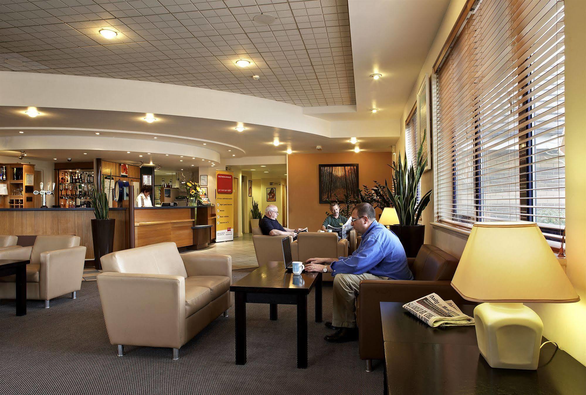 Ibis Wellingborough Hotel Exterior photo