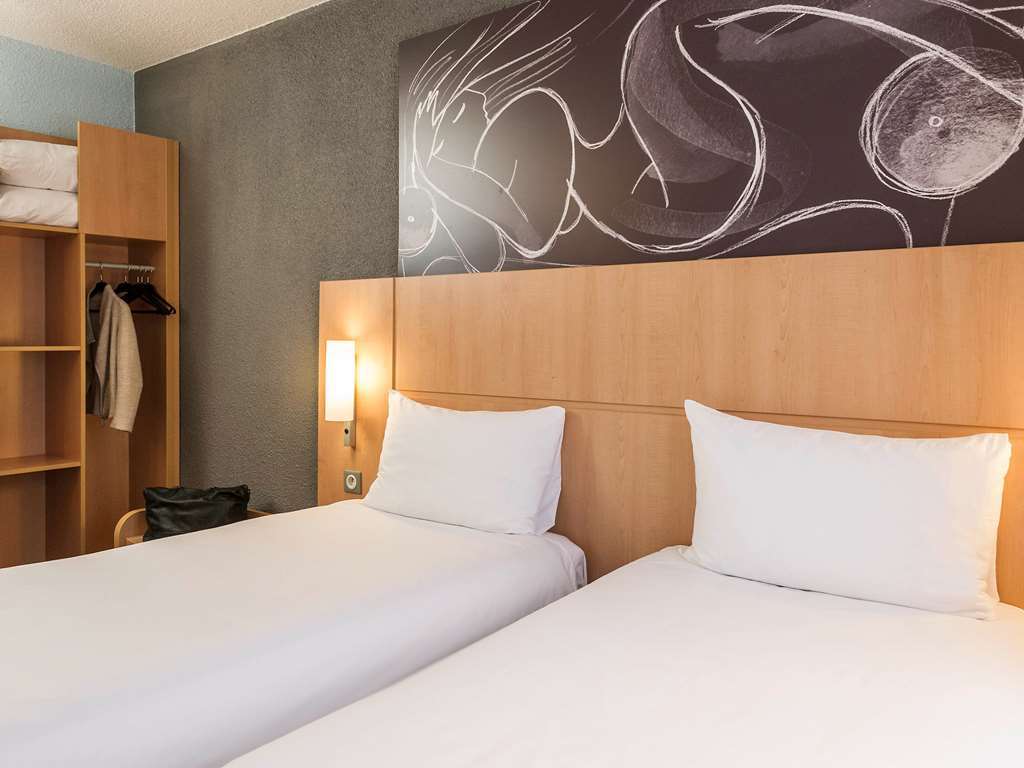 Ibis Wellingborough Hotel Room photo