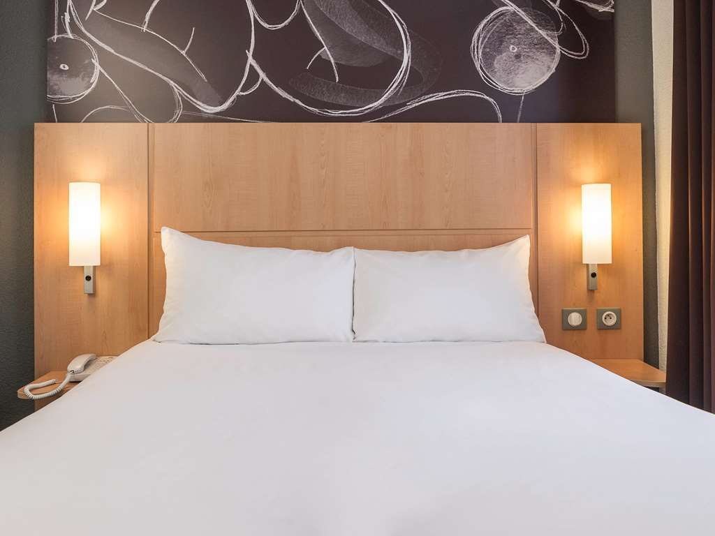 Ibis Wellingborough Hotel Room photo